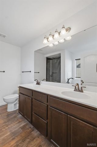 512 Hickory Knoll Drive, Troy, MO 63379