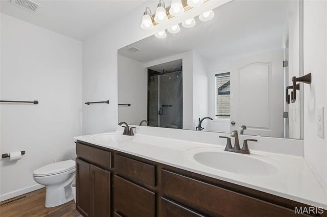 512 Hickory Knoll Drive, Troy, MO 63379