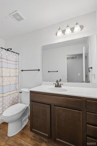 512 Hickory Knoll Drive, Troy, MO 63379