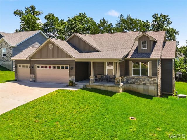 512 Hickory Knoll Drive, Troy, MO 63379