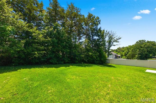 512 Hickory Knoll Drive, Troy, MO 63379