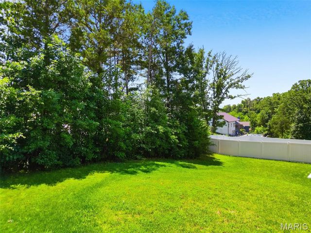 512 Hickory Knoll Drive, Troy, MO 63379