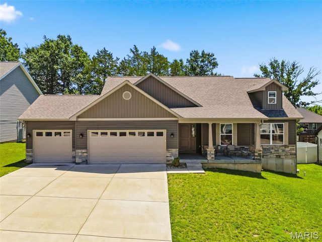512 Hickory Knoll Drive, Troy, MO 63379