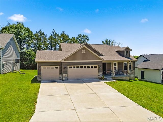 512 Hickory Knoll Drive, Troy, MO 63379