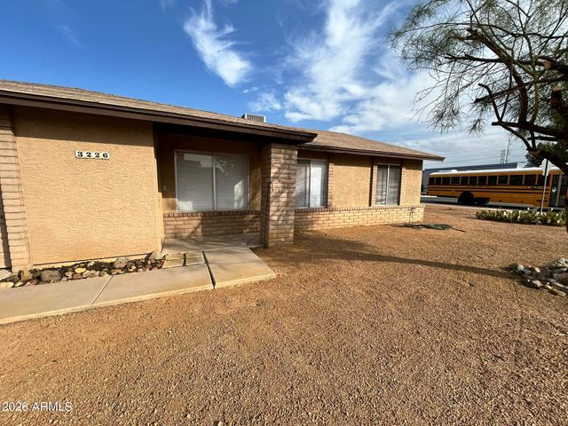 3226 N SYCAMORE Place, Chandler, AZ 85224