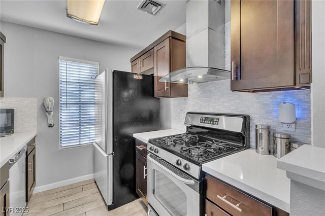 4893 South Torrey Pines Drive 202, Las Vegas, NV 89103