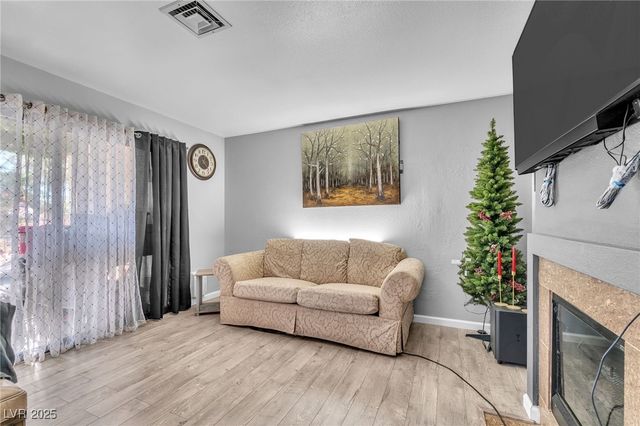 4893 South Torrey Pines Drive 202, Las Vegas, NV 89103