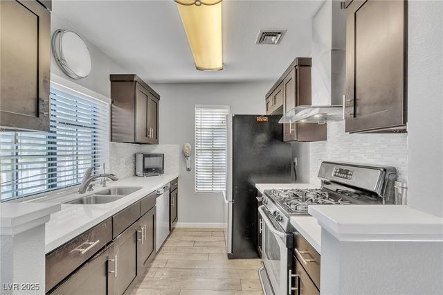 4893 South Torrey Pines Drive 202, Las Vegas, NV 89103