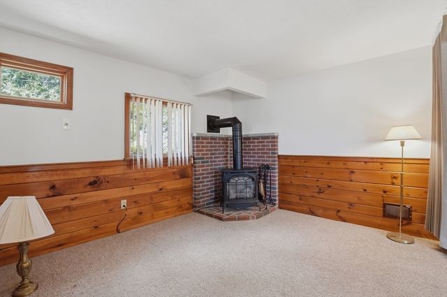 6 Pine Knoll Road, Franklin, MA 02038