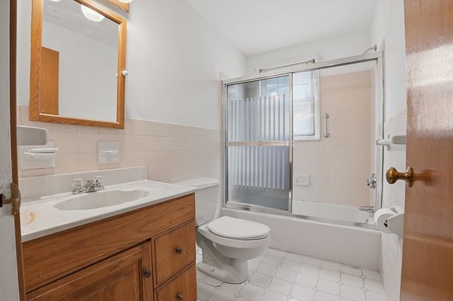 6 Pine Knoll Road, Franklin, MA 02038