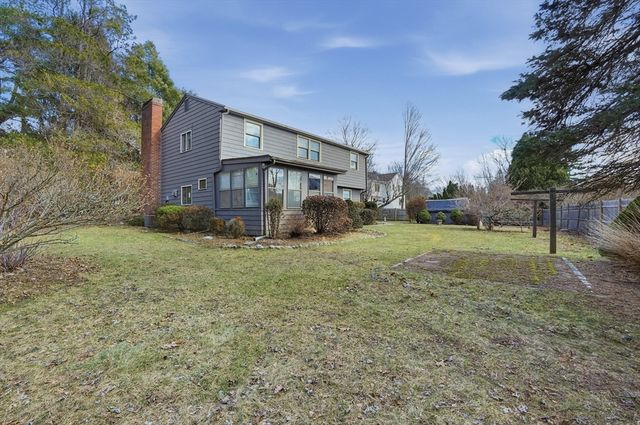 6 Pine Knoll Road, Franklin, MA 02038