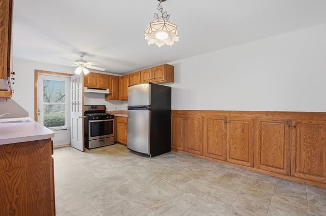 6 Pine Knoll Road, Franklin, MA 02038