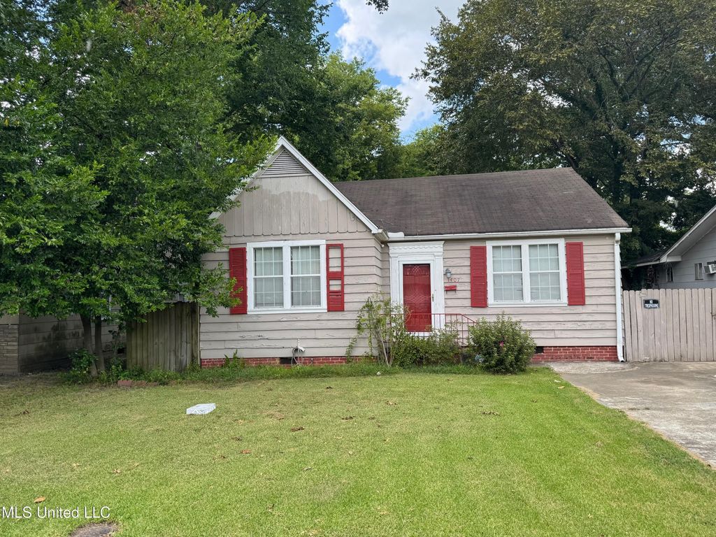 1407 Grand Avenue, Yazoo City, MS 39194