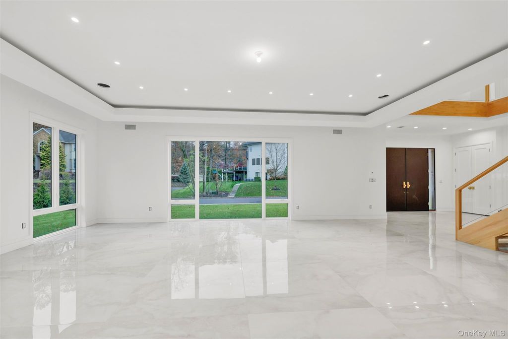 17 Wallenberg Circle, Monsey, NY 10952 — photo 4