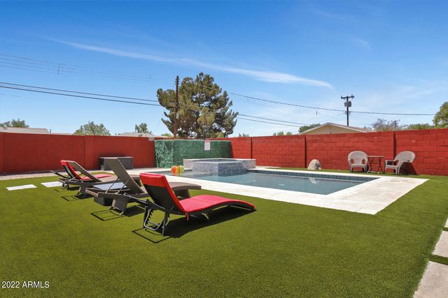 2235 E HEATHERBRAE Drive, Phoenix, AZ 85016