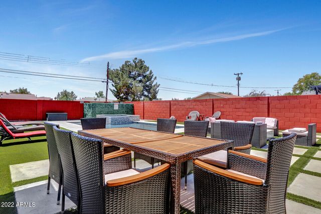 2235 E HEATHERBRAE Drive, Phoenix, AZ 85016