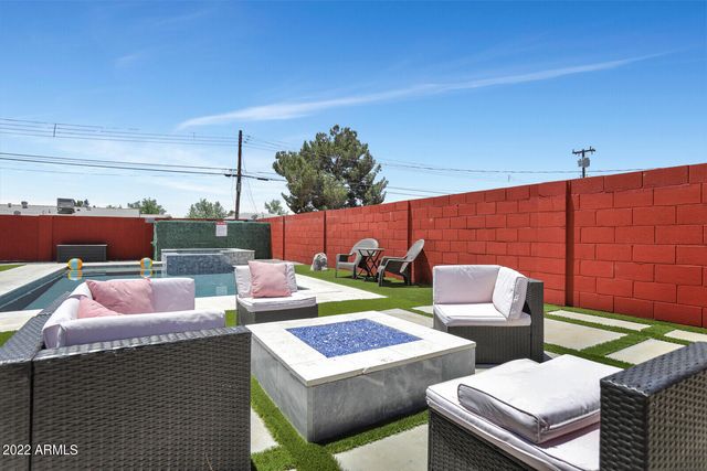 2235 E HEATHERBRAE Drive, Phoenix, AZ 85016