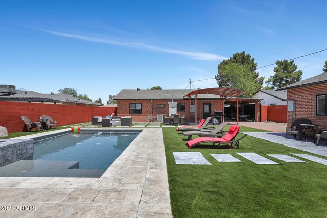 2235 E HEATHERBRAE Drive, Phoenix, AZ 85016