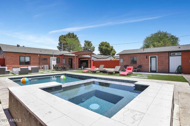 2235 E HEATHERBRAE Drive, Phoenix, AZ 85016