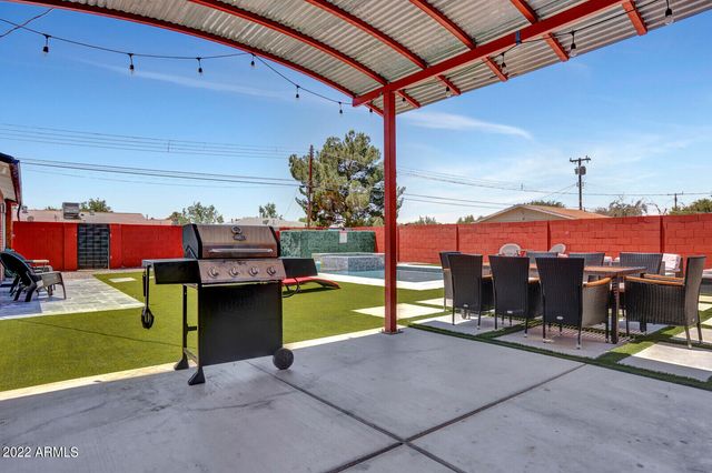 2235 E HEATHERBRAE Drive, Phoenix, AZ 85016