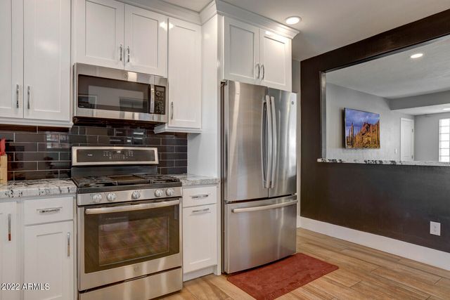 2235 E HEATHERBRAE Drive, Phoenix, AZ 85016