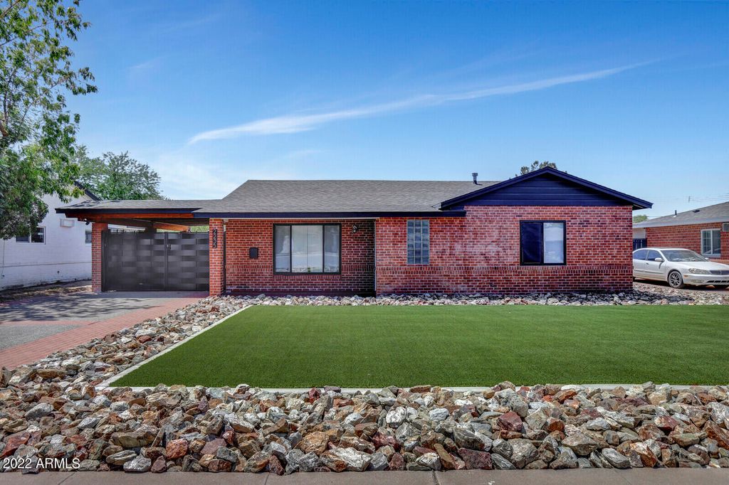 2235 E HEATHERBRAE Drive, Phoenix, AZ 85016