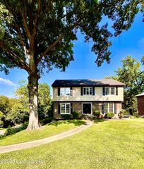 4612 Deepwood Ct, Louisville, KY 40241