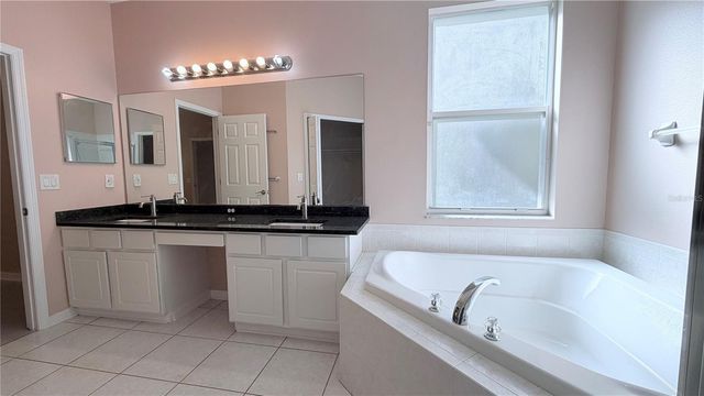 4712 MAPLETREE LOOP, Wesley Chapel, FL 33544