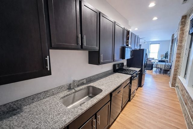 2129 N Southport Avenue 2C, Chicago, IL 60614