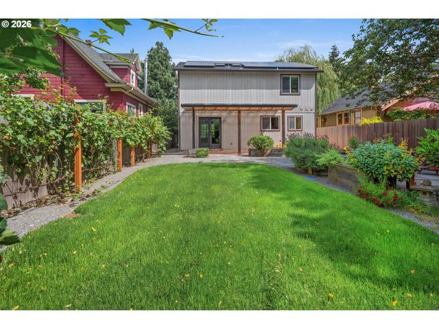 6022 Se CARLTON St, Portland, OR 97206