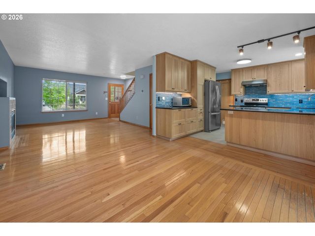 6022 Se CARLTON St, Portland, OR 97206