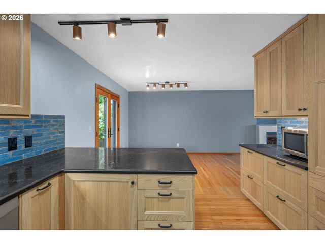 6022 Se CARLTON St, Portland, OR 97206