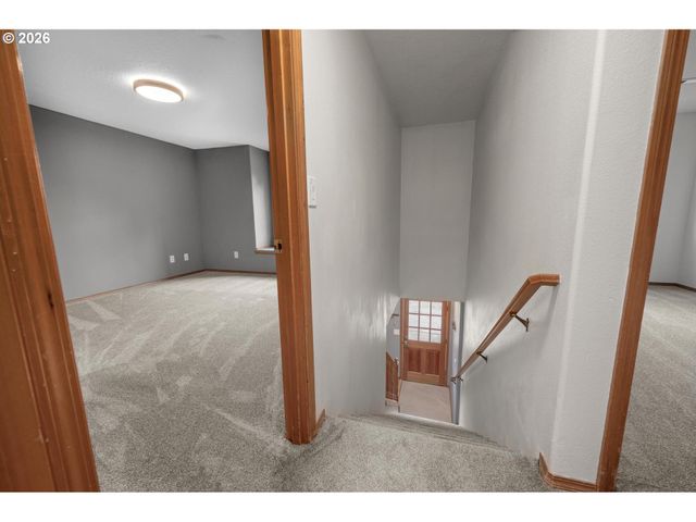 6022 Se CARLTON St, Portland, OR 97206