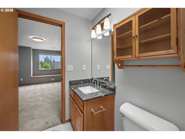 6022 Se CARLTON St, Portland, OR 97206