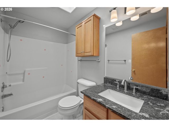 6022 Se CARLTON St, Portland, OR 97206
