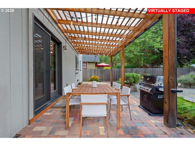 6022 Se CARLTON St, Portland, OR 97206