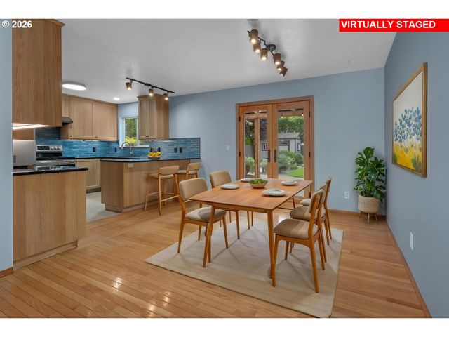 6022 Se CARLTON St, Portland, OR 97206