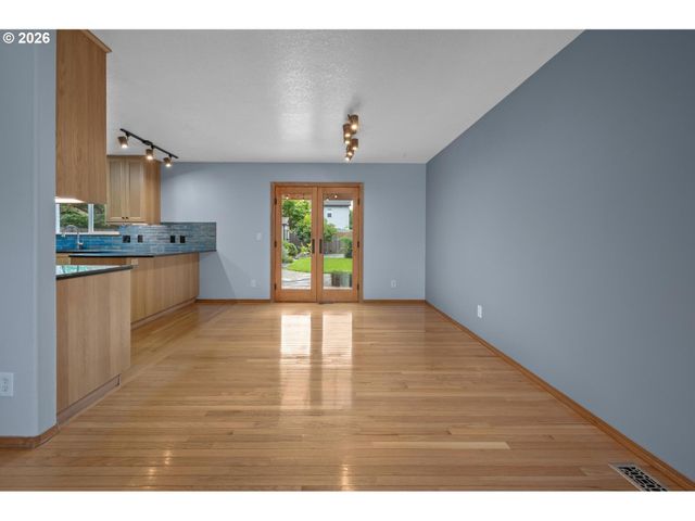 6022 Se CARLTON St, Portland, OR 97206