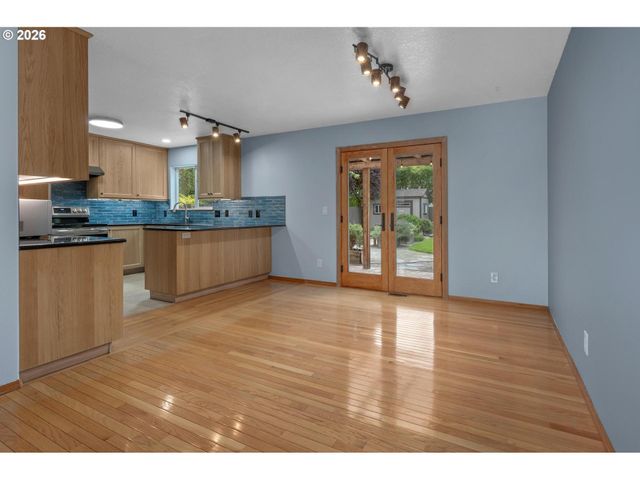 6022 Se CARLTON St, Portland, OR 97206