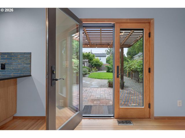 6022 Se CARLTON St, Portland, OR 97206
