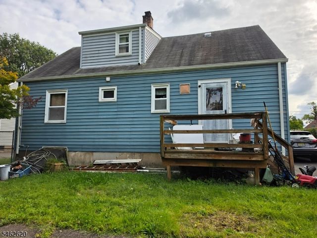 14 Seton Ln, Clifton City, NJ 07013