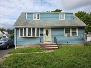 14 Seton Ln, Clifton City, NJ 07013
