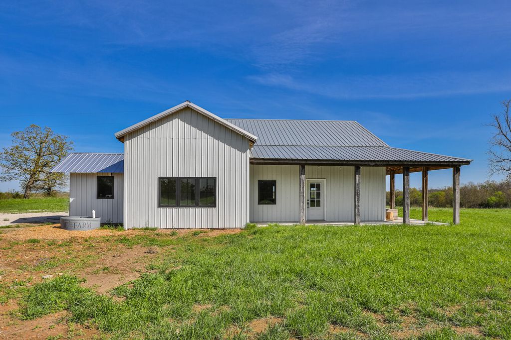 2107 East 530th Road, Pleasant Hope, MO 65725