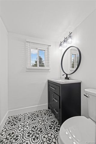 20510 Broadacres Street, Clinton Township, MI 48035