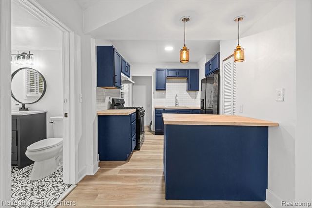 20510 Broadacres Street, Clinton Township, MI 48035