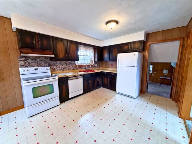 347 McClelland Road, Findley Twp, PA 16137