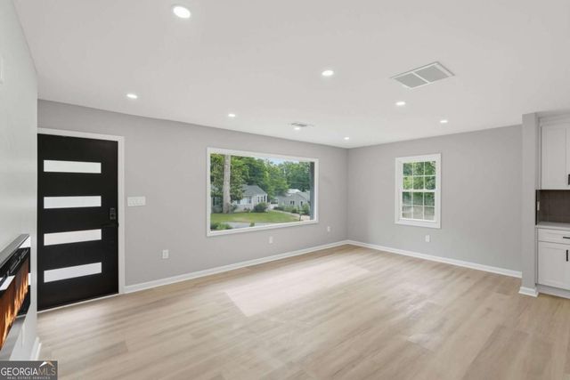 1996 Benson Avenue SE, Smyrna, GA 30080