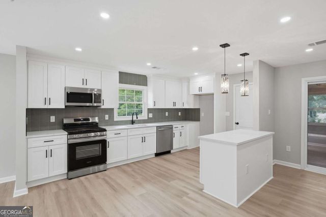 1996 Benson Avenue SE, Smyrna, GA 30080