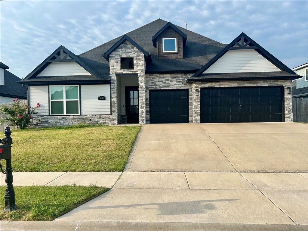 1141 Red Maple Street, Centerton, AR 72719
