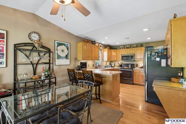 1030 N 185th Street, Omaha, NE 68022